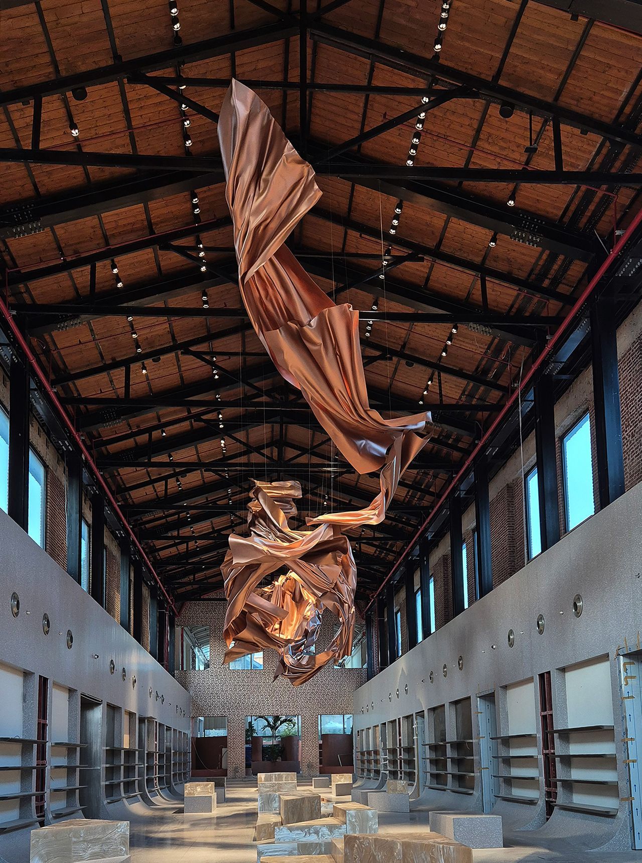 Gemini Sculpture at Beymen Ternsane Istanbul - Miguel Rodrigues