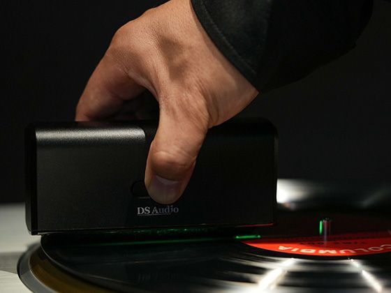 Record brushes