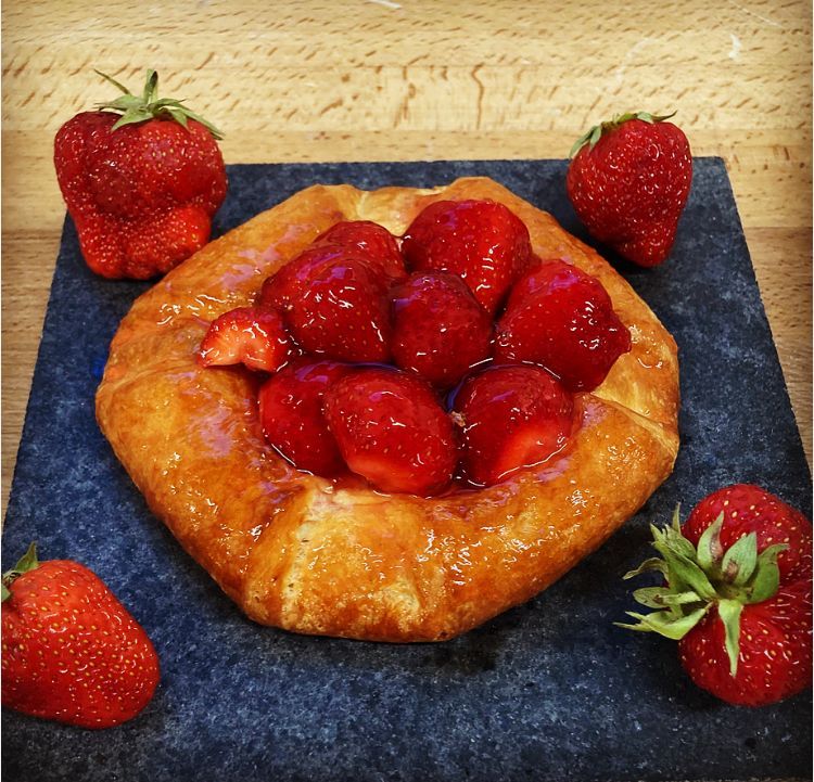 Backwaren mit Erdbeeren