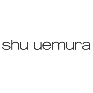 Il logo del marchio Shu Uemura presenta il nome dell'azienda in un carattere sans-serif minuscolo, nero e pulito, su sfondo bianco.