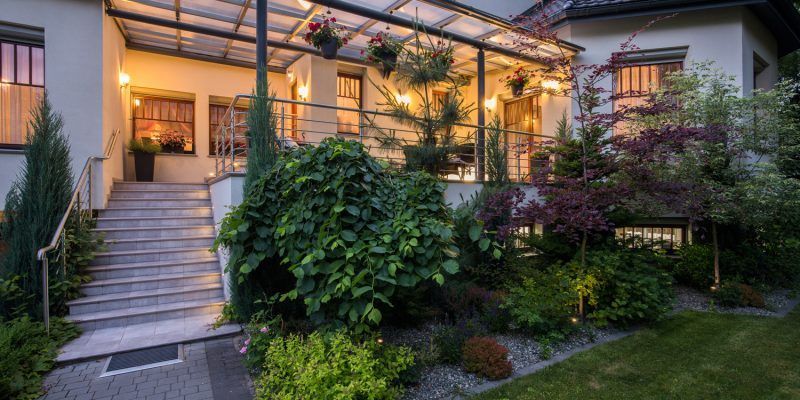belle maison avec grand patio