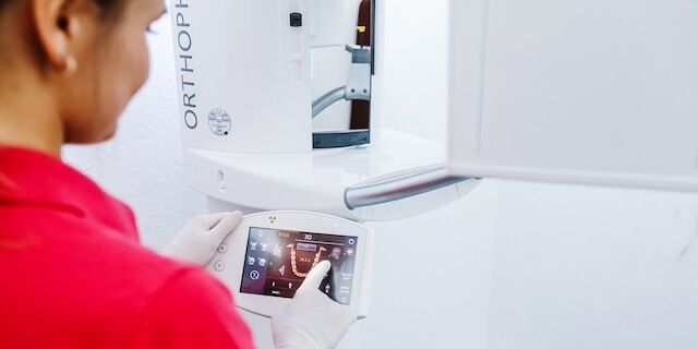 DVT: Dreidimensionale Sicht auf Kiefer und Zähne DVT: Dreidimensionale Sicht auf Kiefer und Zähne