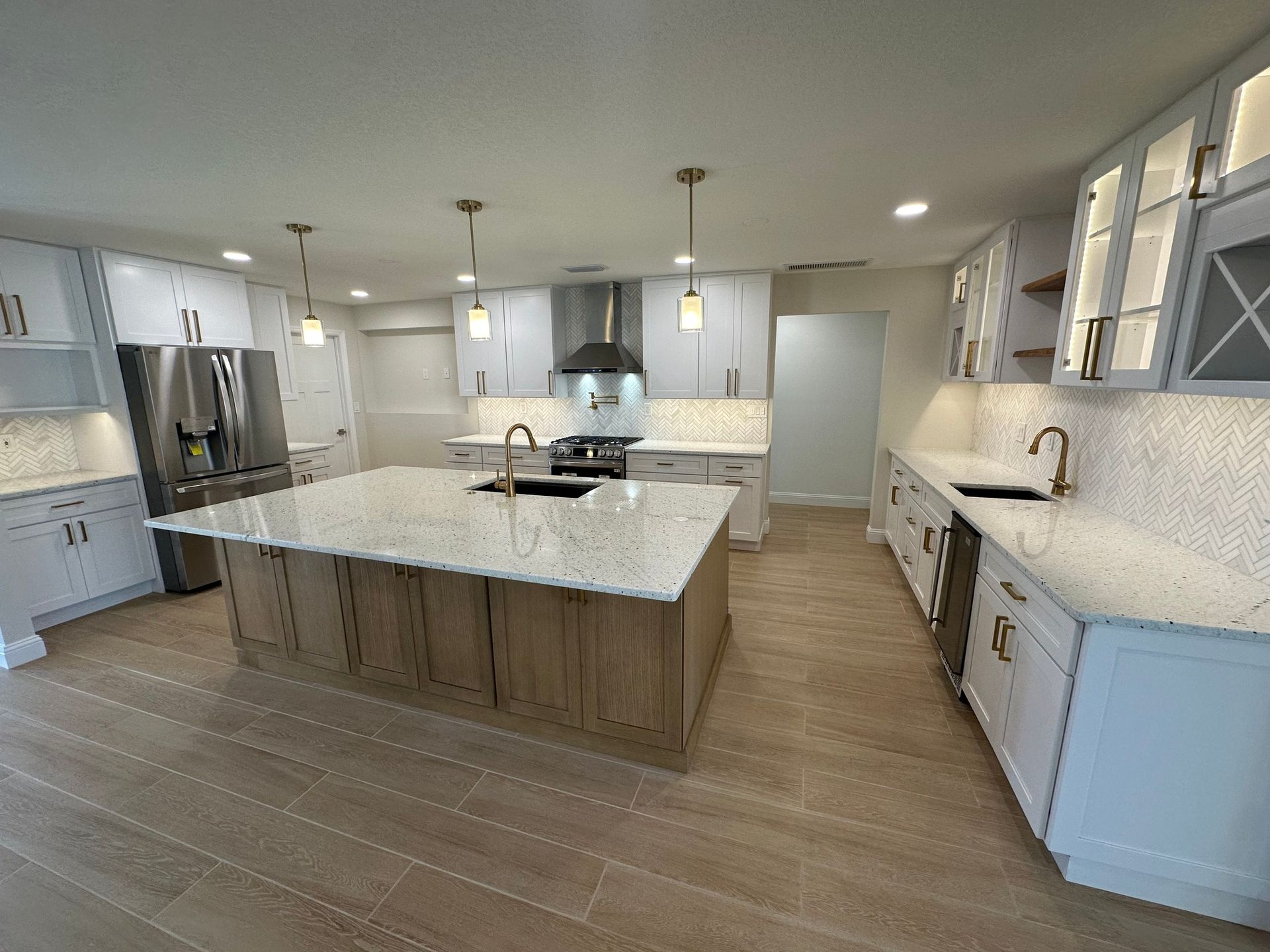 Kitchen by Simon Remodeling & Construction