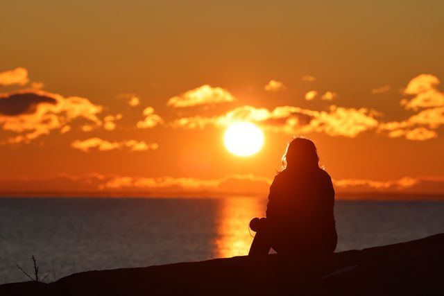 Peaceful sunset memorial scene representing compassionate Punta Gorda, FL funeral home and cremations services near the waterfront.