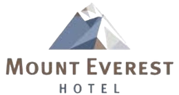 Logotipo do Mount Everest Hotel com uma montanha estilizada em azul, cinza e branco.