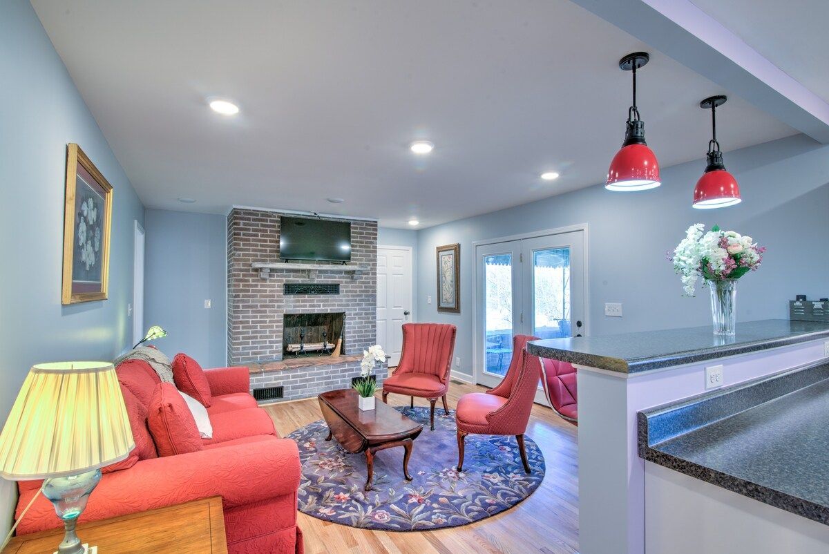 Picture of emaculate living room in one of TN Livin's Bristol Property