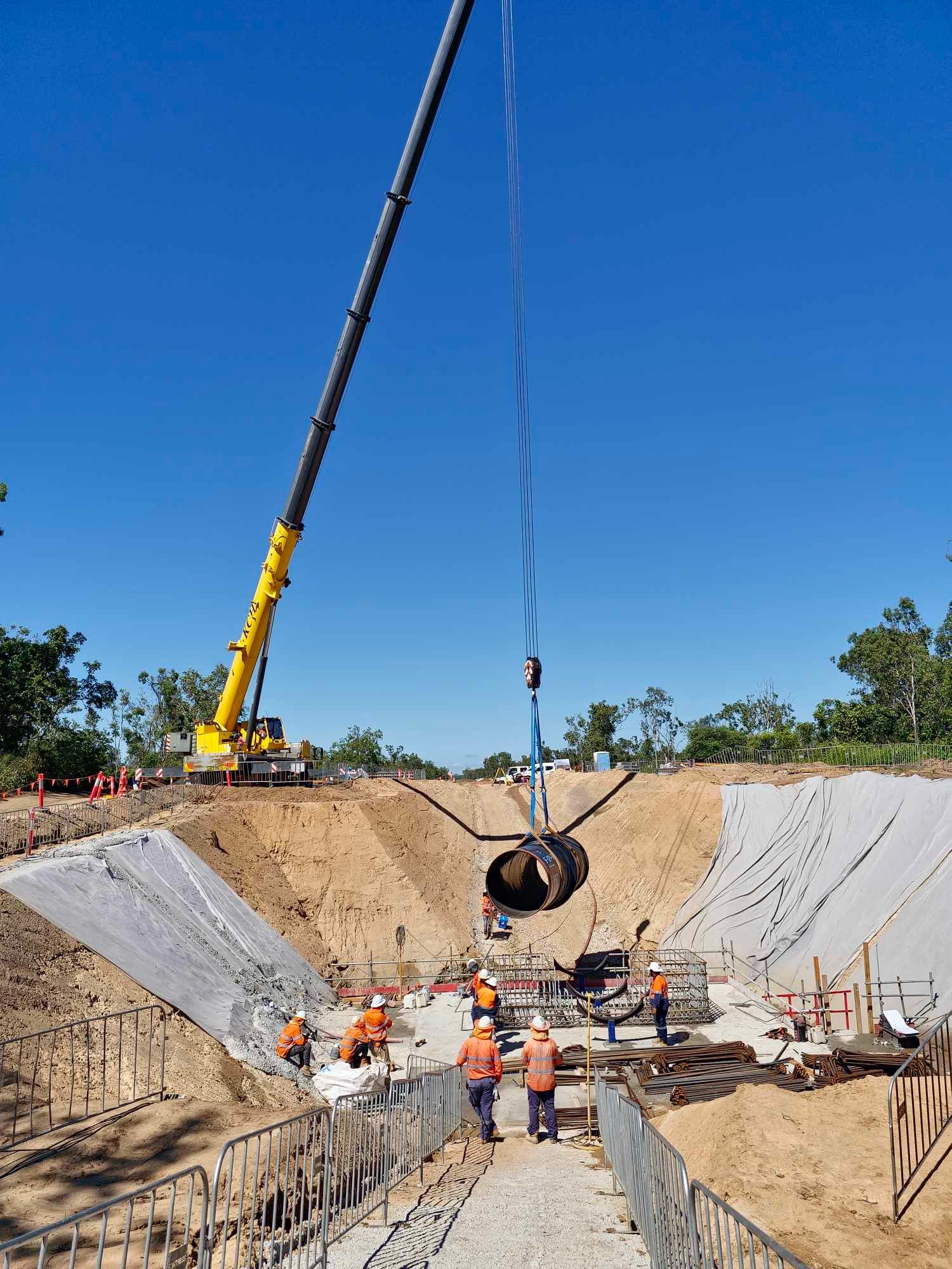 Pipeline Construction - Kelly's Crane Hire in Mossman, QLD
