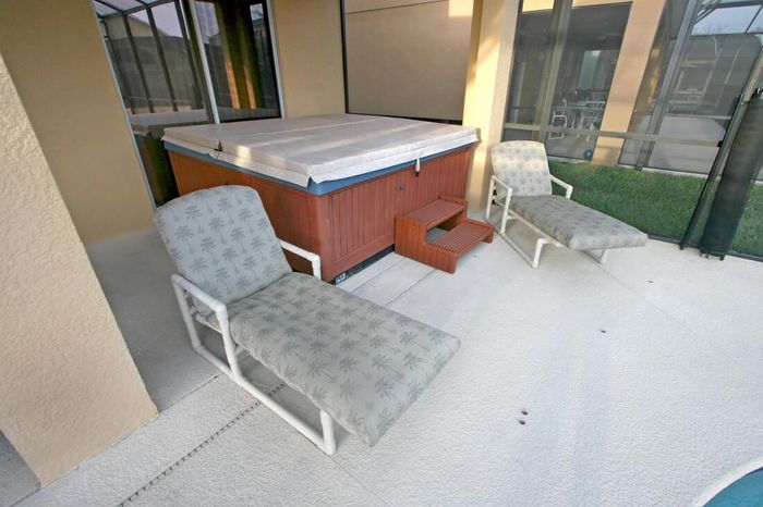 an old hot tub that is going to be removed in colorado springs, co