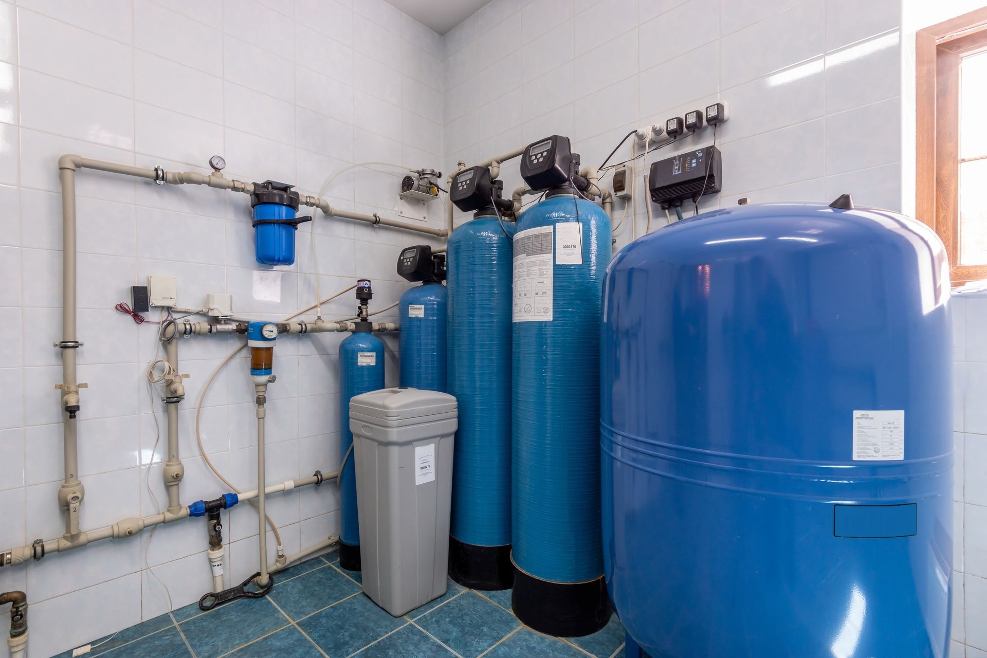 Hand cleaning an outdoor air conditioner unit with a spray bottle