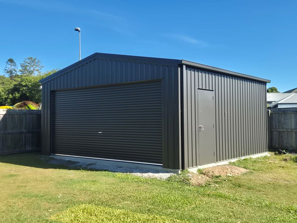 A Black Shed In Sunshine Coast 