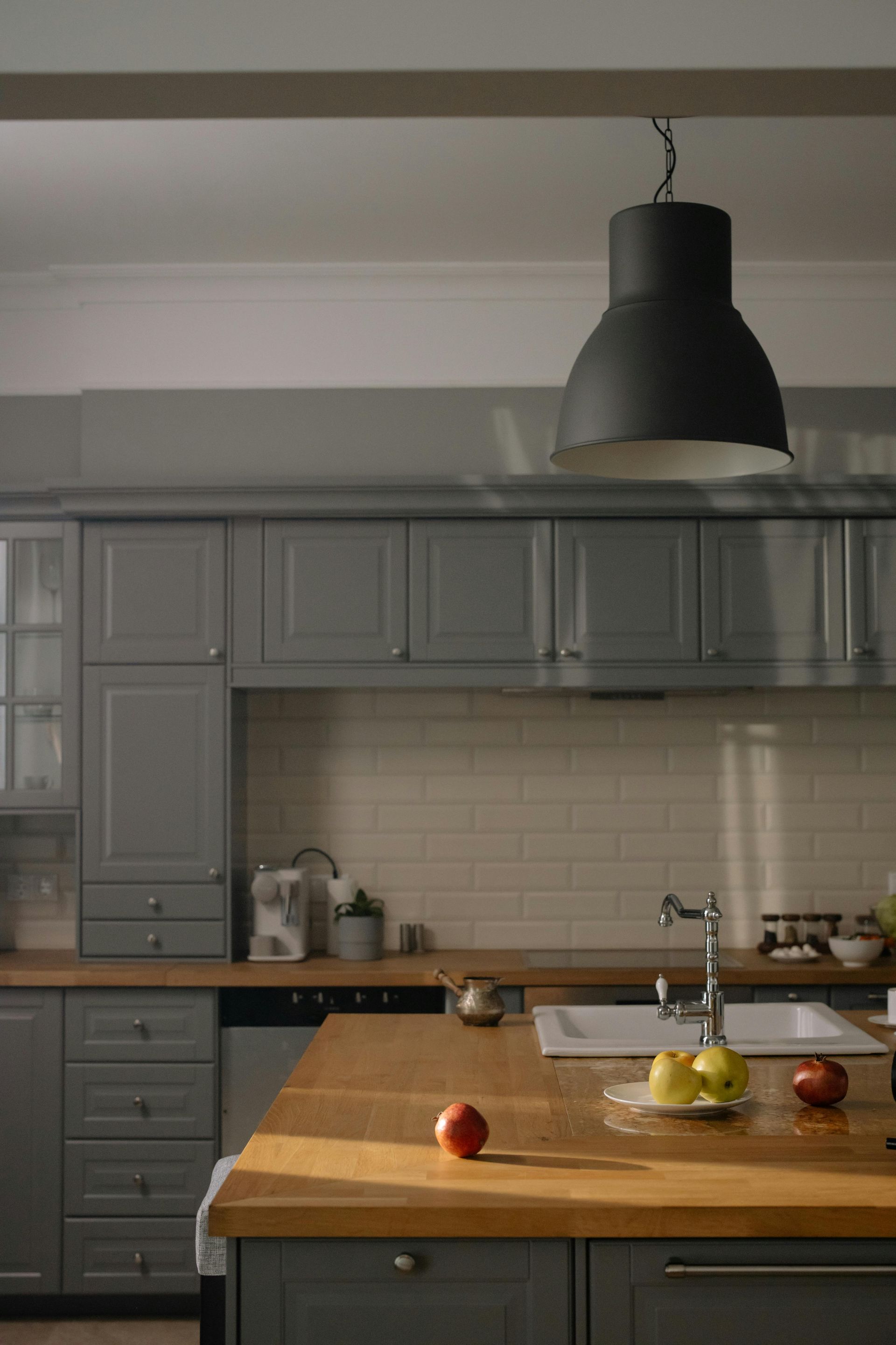 A beautiful and refurbished kitchen counter-top