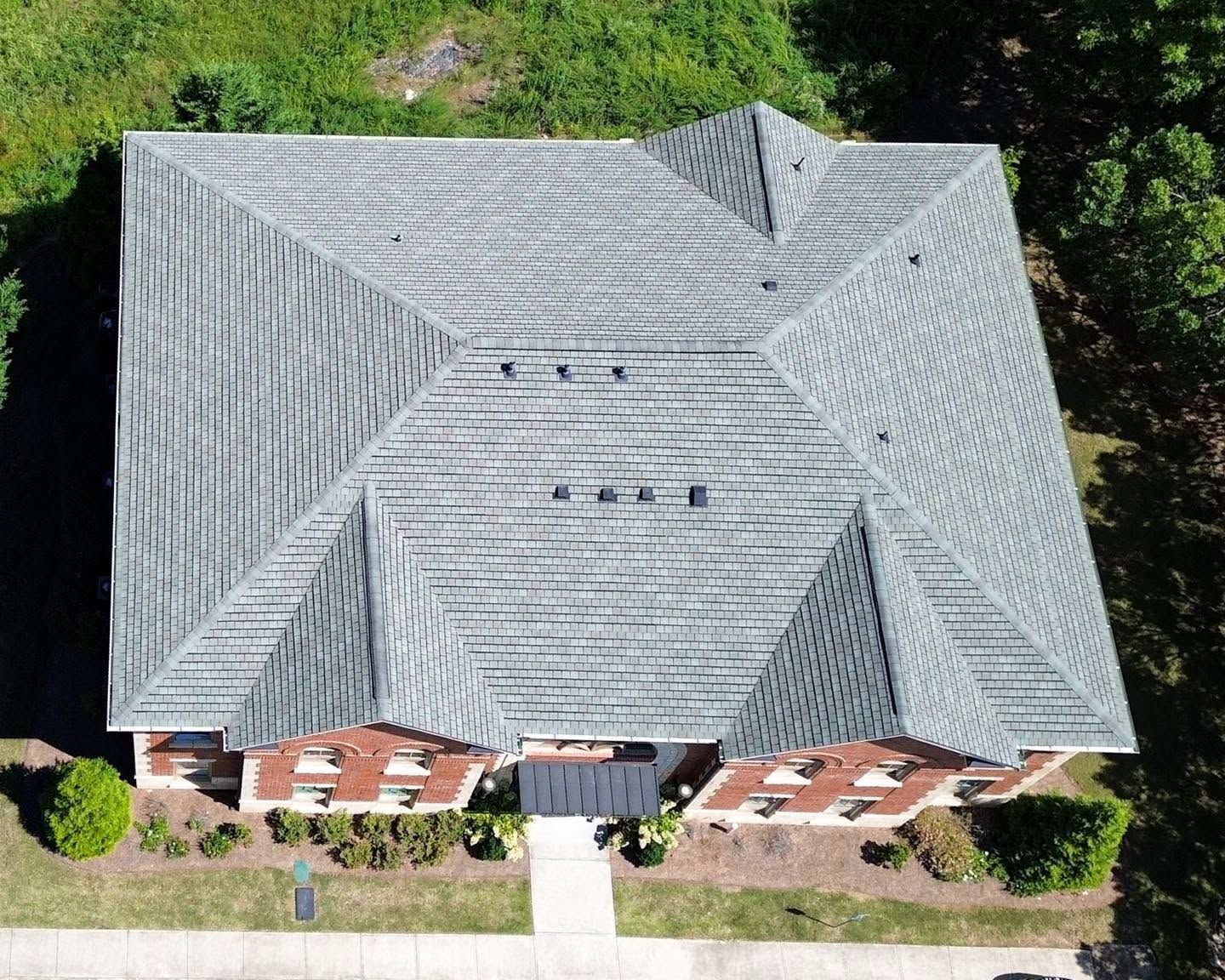 Architectural asphalt shingle roofing system