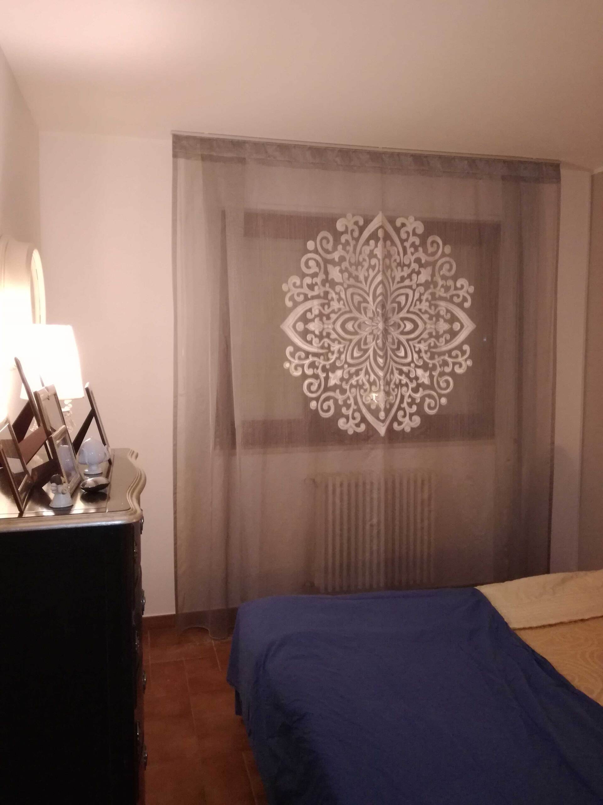 tenda con decorazioni per interni