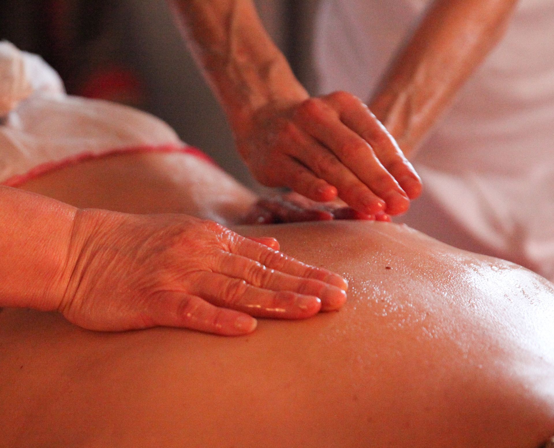 Aromatherapy Massage — Normal, IL — Head To Toe Family Massage Aromatherapy Massage — Normal, IL — Head To Toe Family Massage