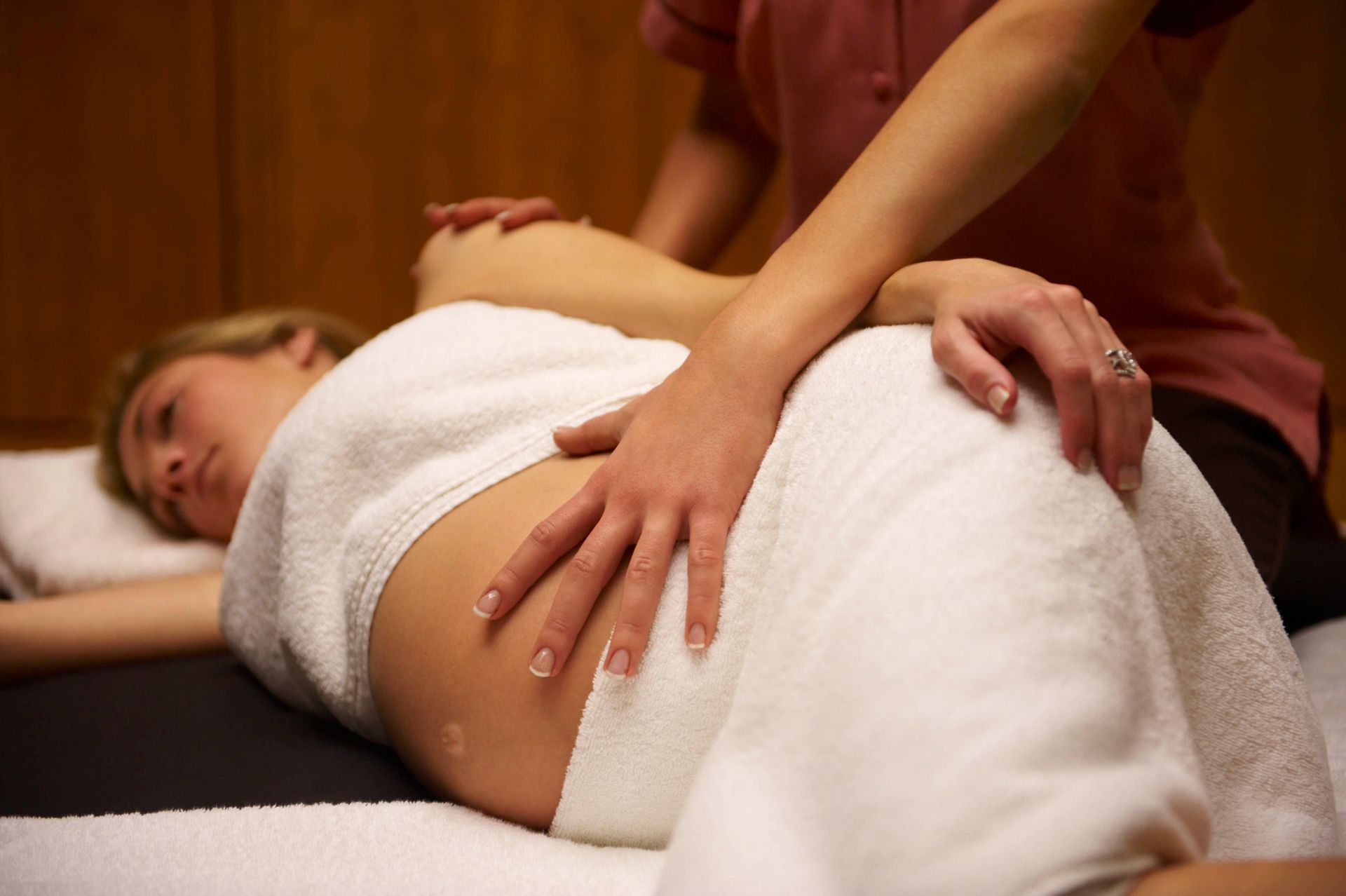 Aromatherapy Massage — Normal, IL — Head To Toe Family Massage Aromatherapy Massage — Normal, IL — Head To Toe Family Massage