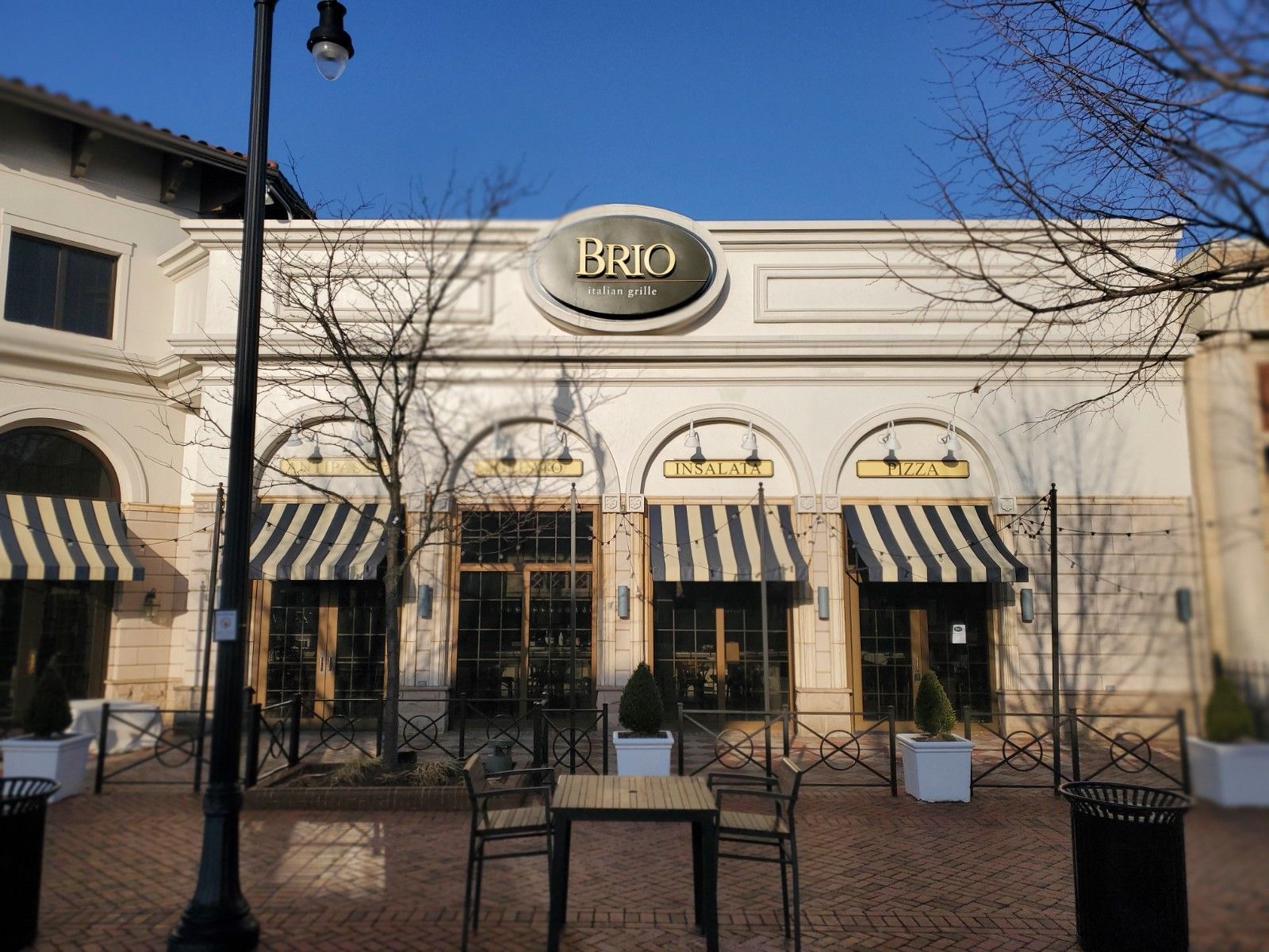 A building with a sign that says brio on it