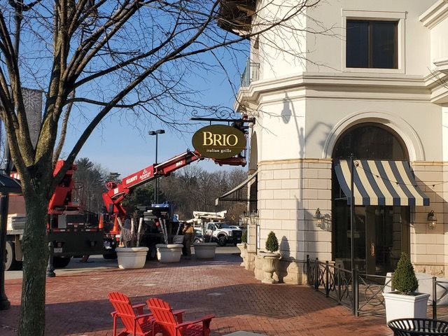 A building with a sign that says brio on it