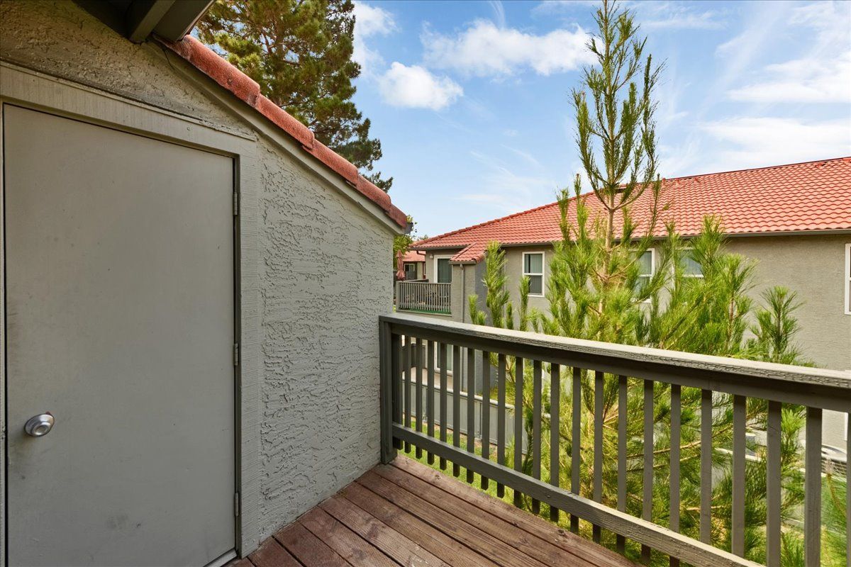 Sliding Photo Gallery Displaying Apartment Features