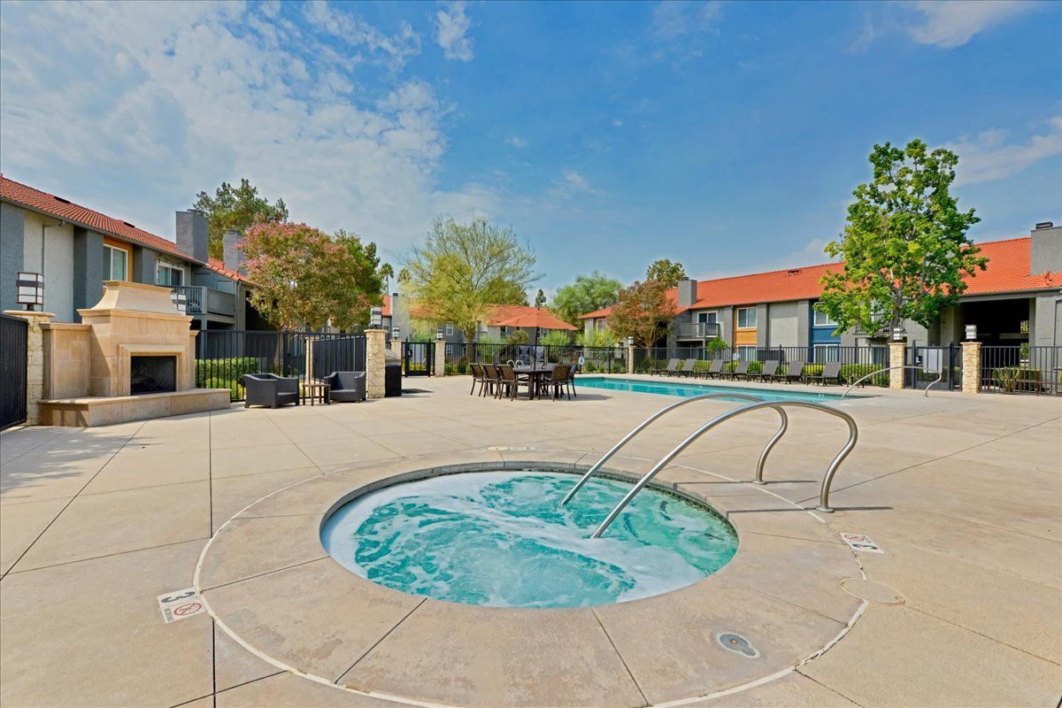Sliding Photo Gallery Displaying Community Amenities