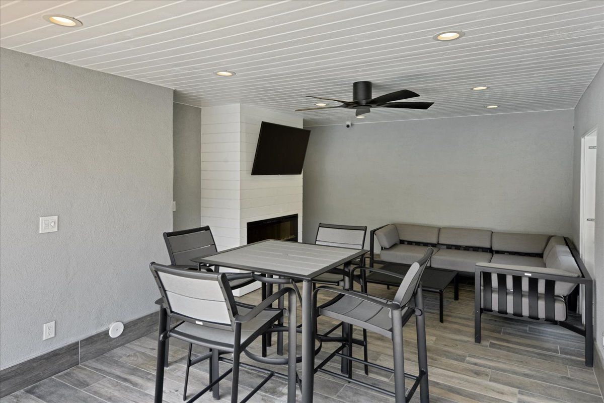 Sliding Photo Gallery Displaying Apartment Features