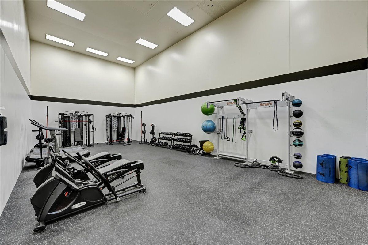 Sliding Photo Gallery Displaying Community Amenities