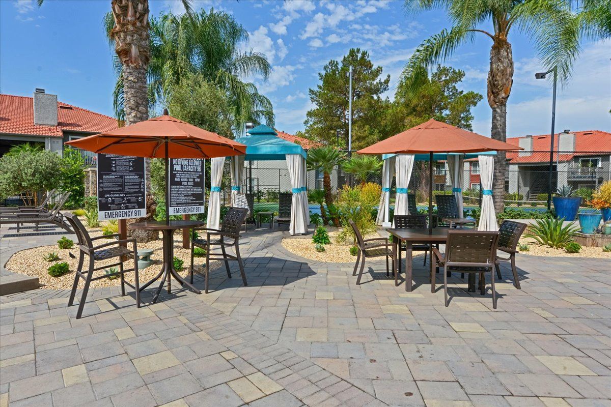 Sliding Photo Gallery Displaying Community Amenities