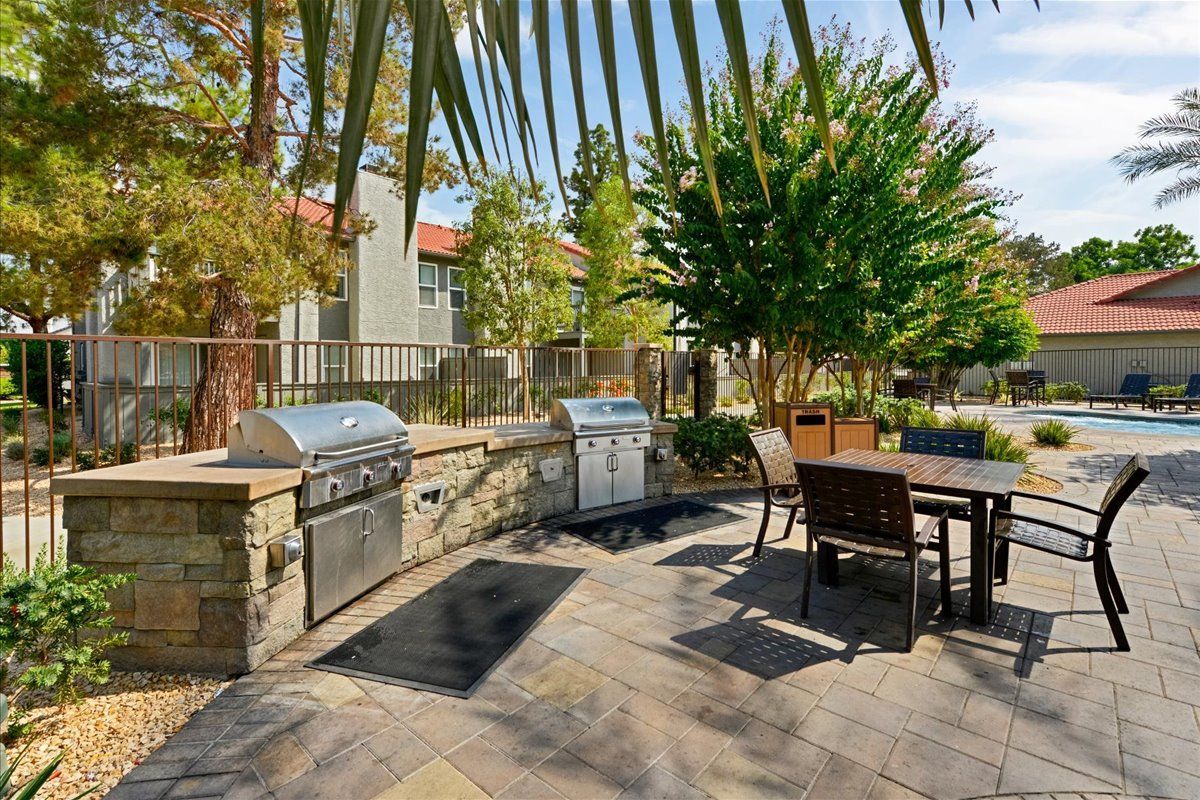 Sliding Photo Gallery Displaying Community Amenities