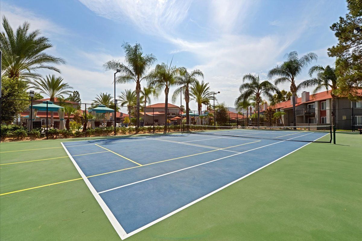 Sliding Photo Gallery Displaying Community Amenities