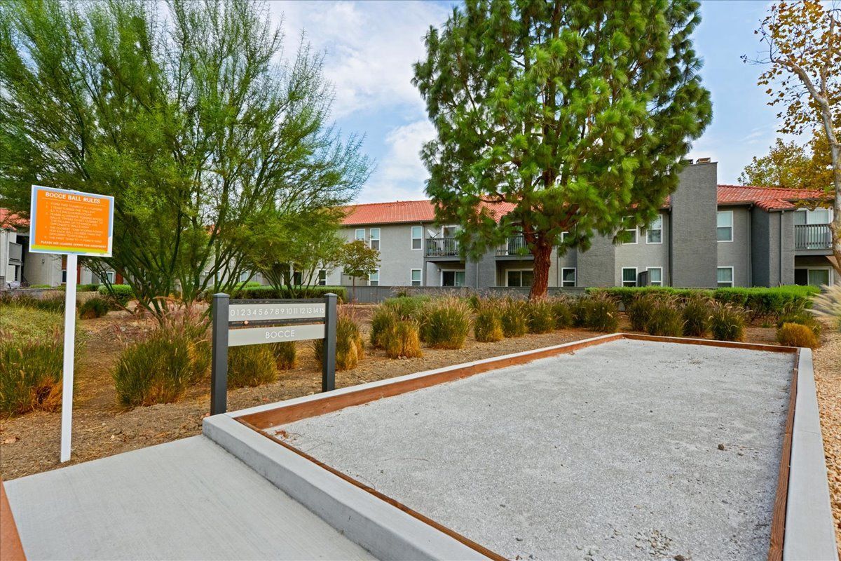 Sliding Photo Gallery Displaying Community Amenities