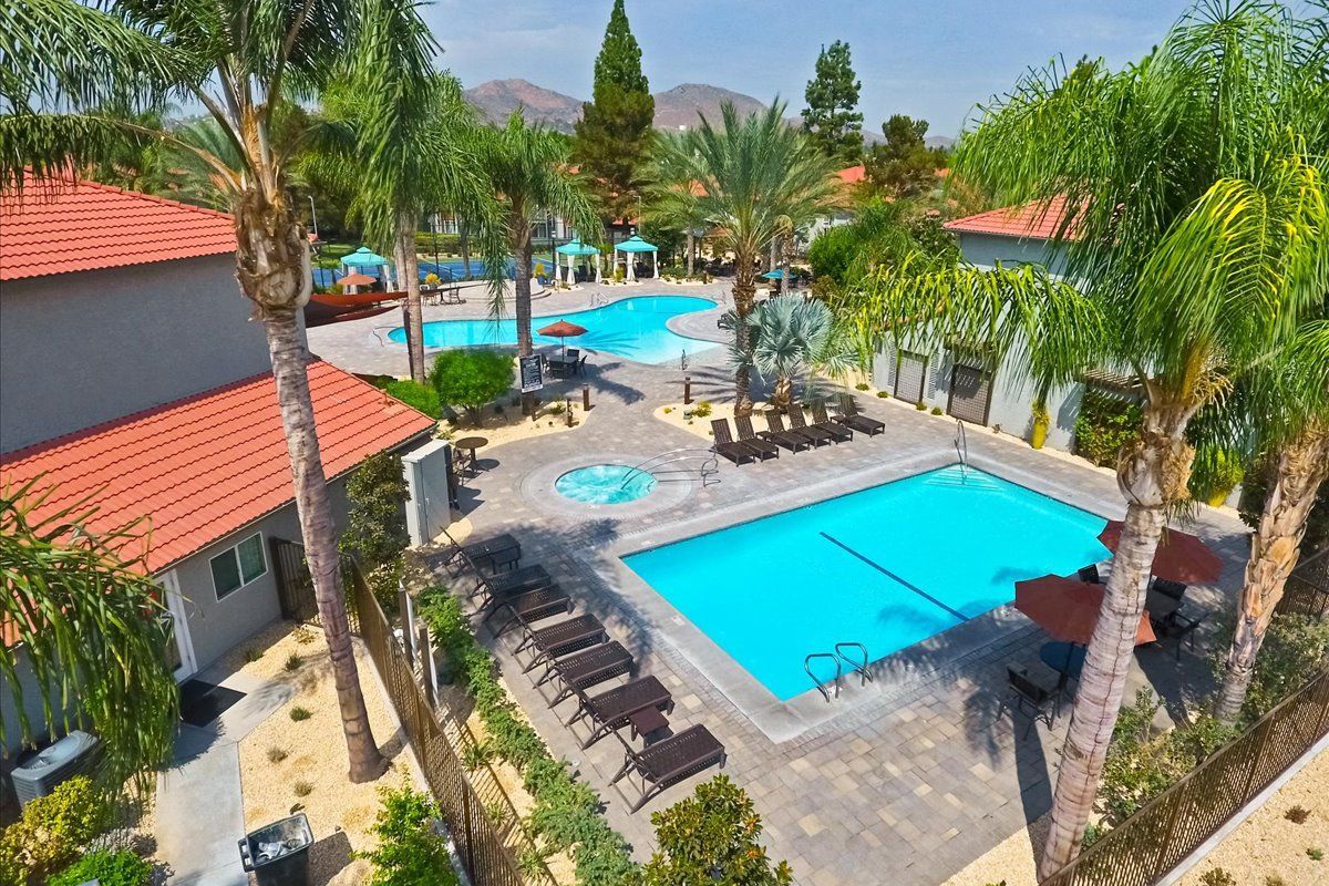 Sliding Photo Gallery Displaying Community Amenities