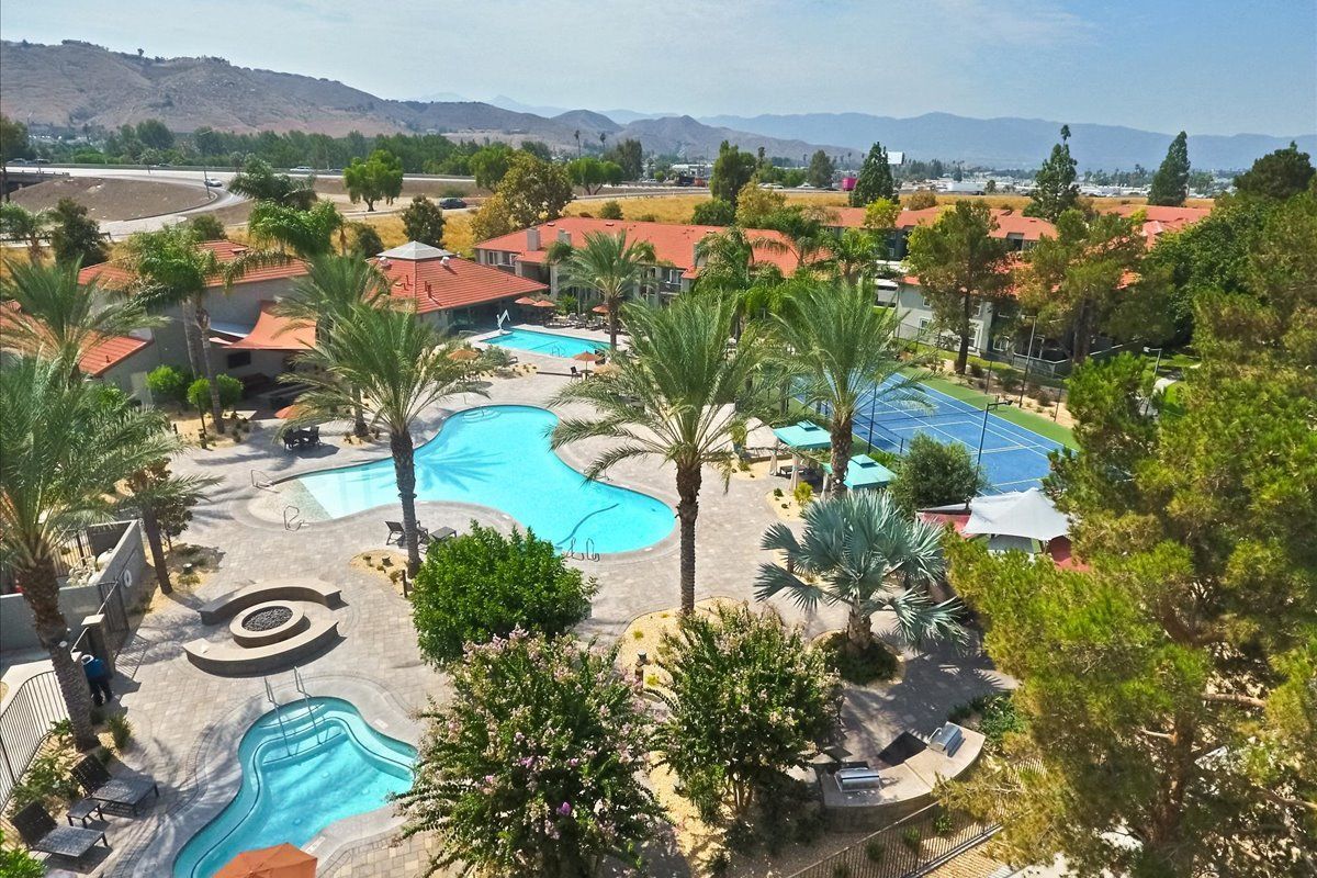 Sliding Photo Gallery Displaying Community Amenities