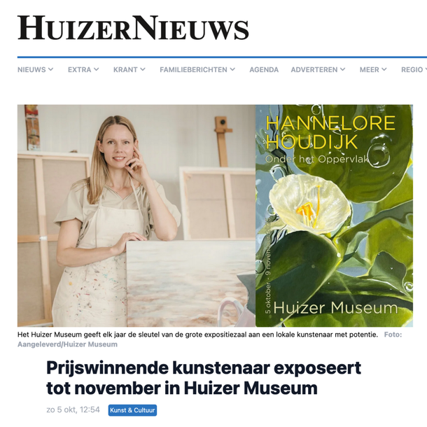 HuizerNieuws homepage showing an artist with paintings and a museum exhibition poster titled “Hannelore Houdijk”