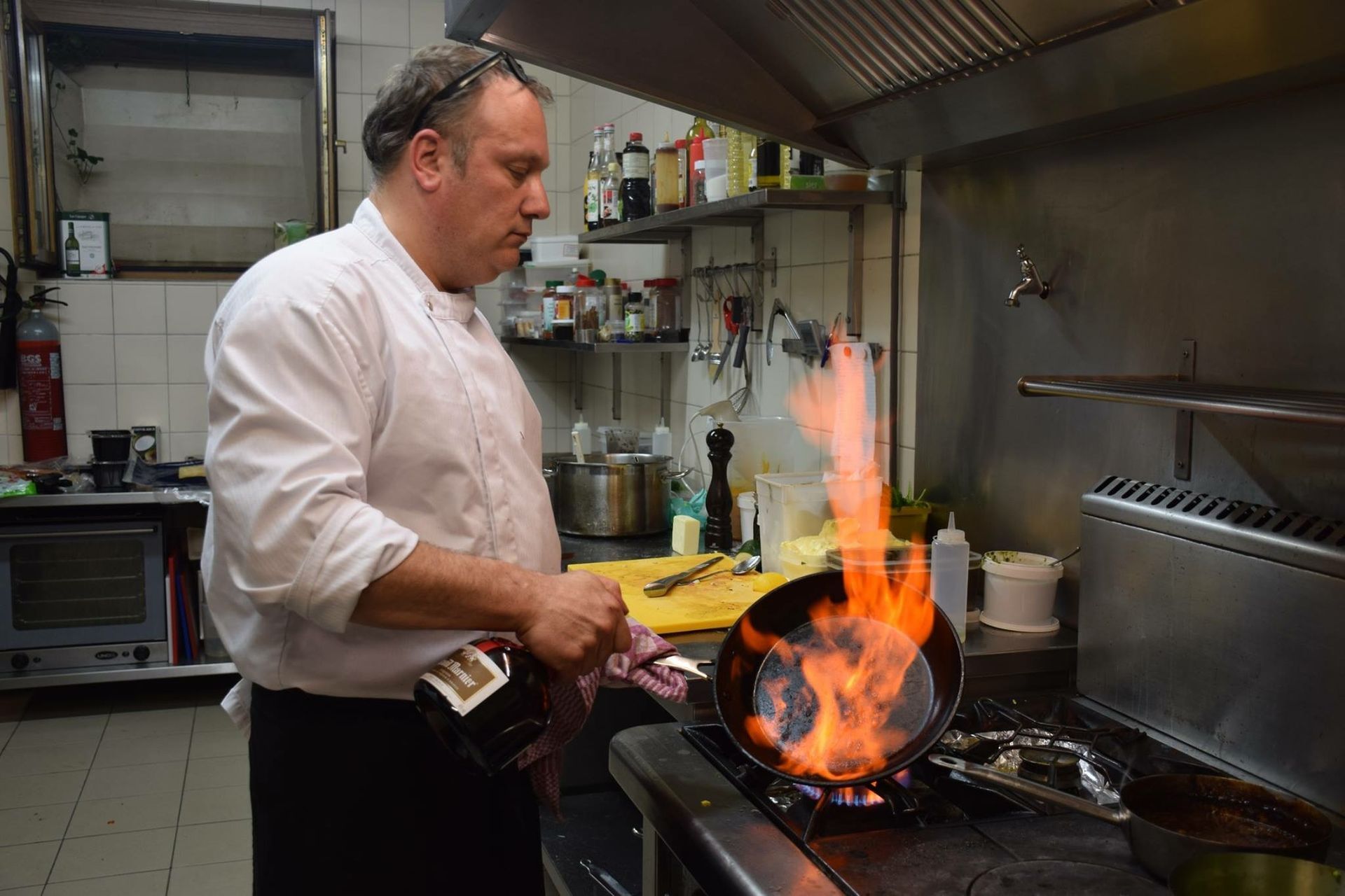 Barend Melai, Executive Chef, al 30 jaar actief is in keukenmanagement. Is erkend leermeester volgens de SVH. Hij heeft twee succesvolle restaurants en een café op zijn naam staan. Zijn expertise is calculaties en kostprijsberekening. 