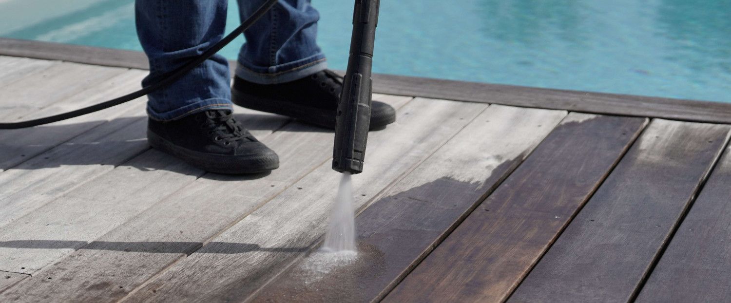 Pool Deck Washing