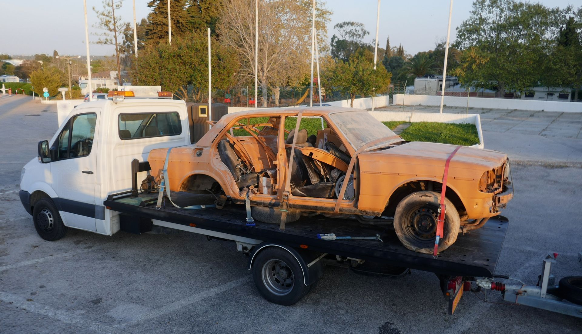 Old Car Being Towed – Canton, OH – Mike Spencer Towing
