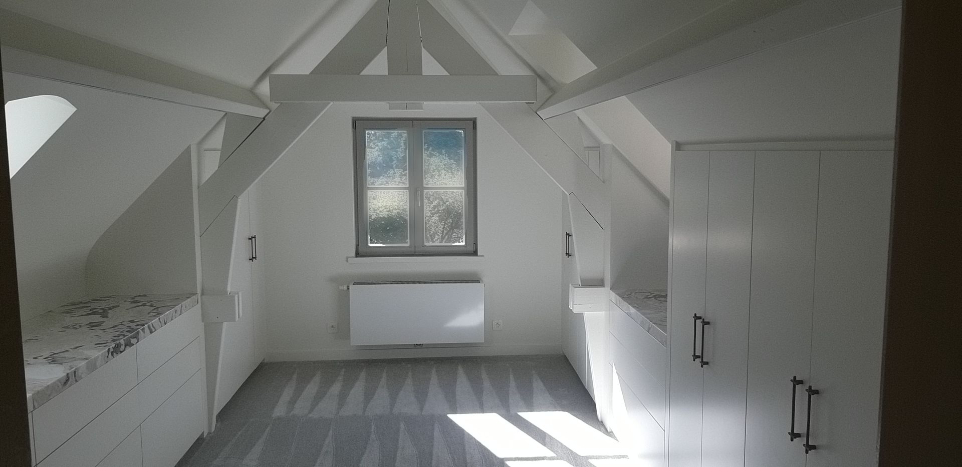 Inspiratie en Creatie kasten op maat  dressing MDf geschilderd 