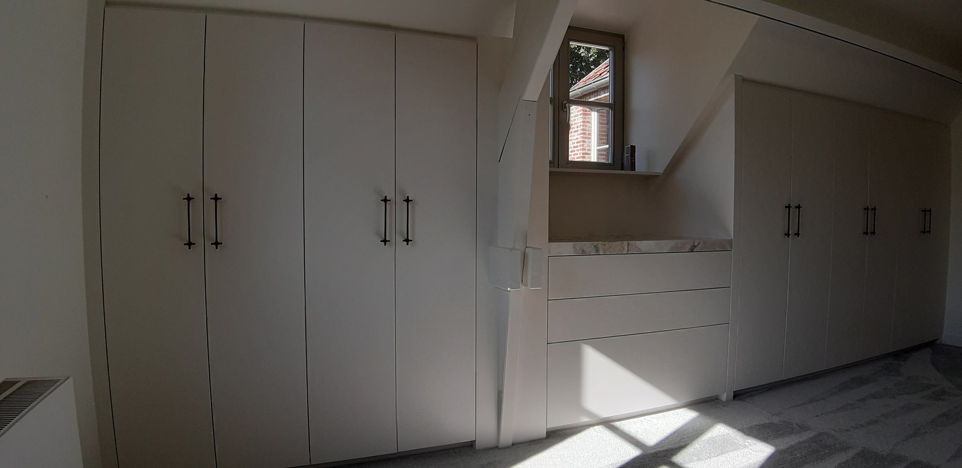 Inspiratie en Creatie kasten op maat  dressing MDf geschilderd 