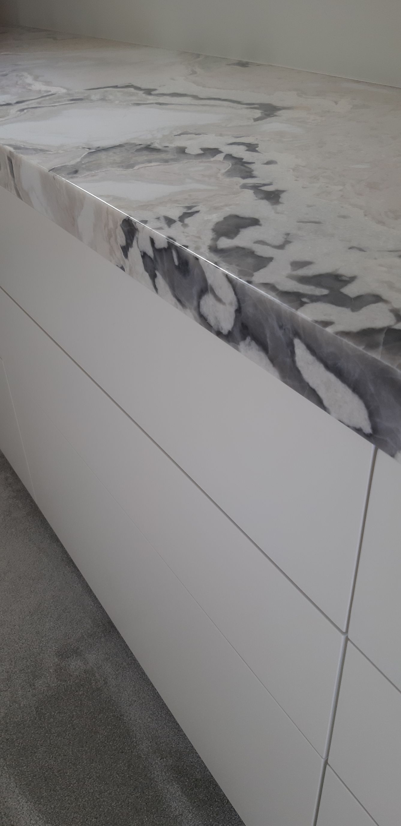 Inspiratie en Creatie kasten op maat  dressing MDf geschilderd 