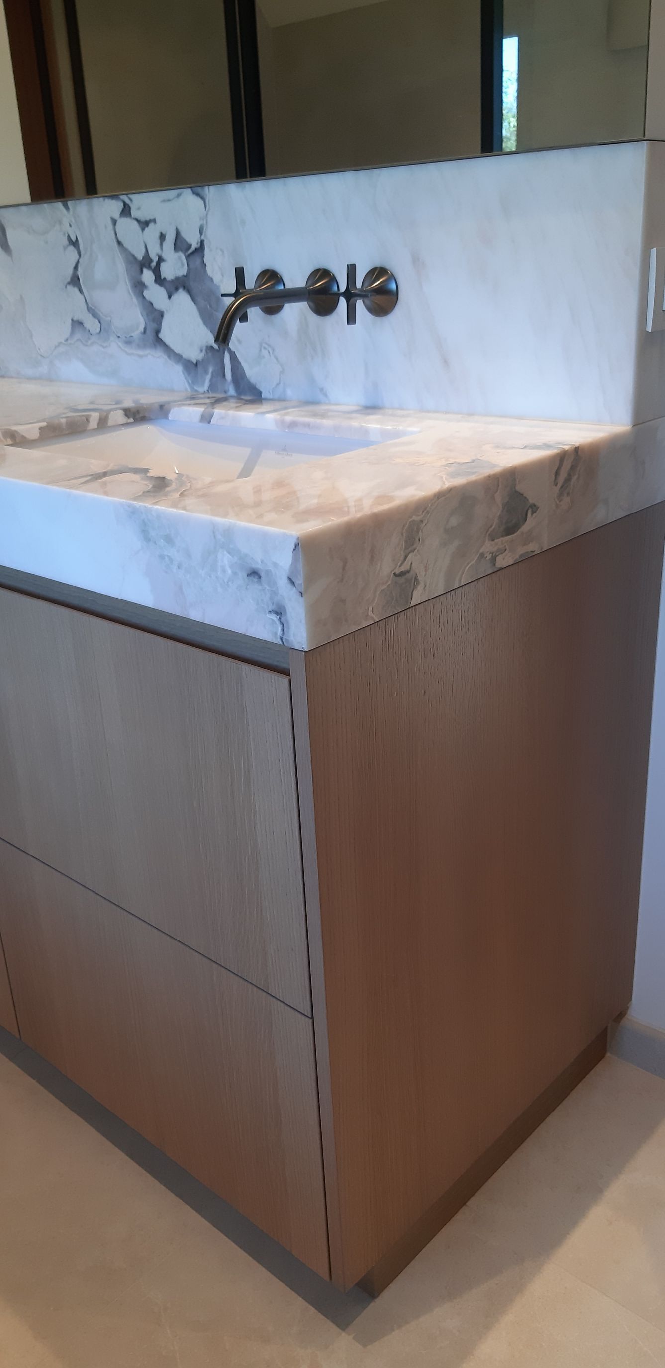 Inspiratie en Creatie kasten op maat  badkamer eikfineer 