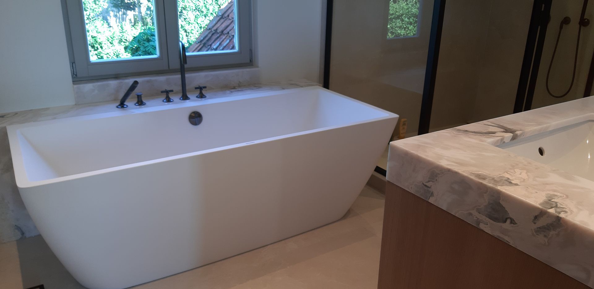 Inspiratie en Creatie kasten op maat  badkamer eikfineer 
