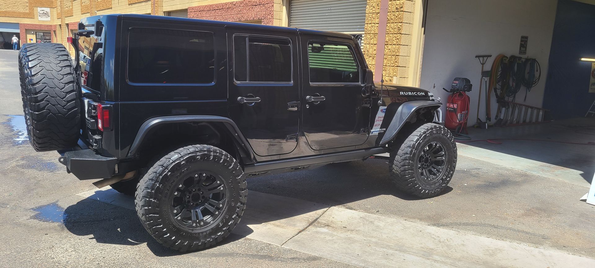 Professional paint polishing for vehicle paint correction