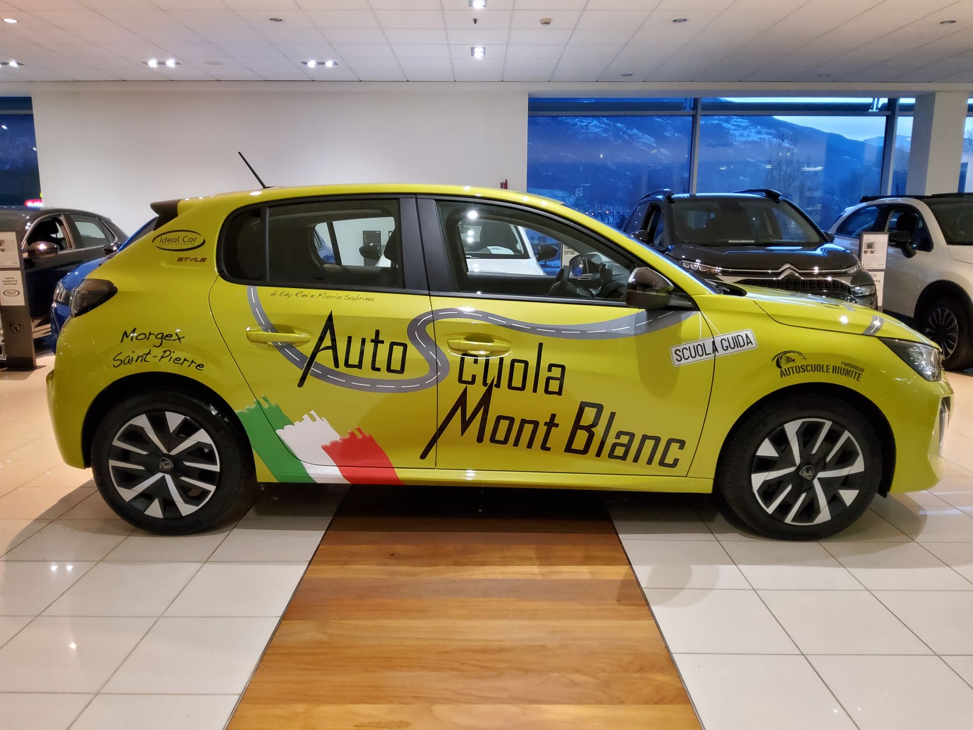 personalizzazione vettura autoscuola