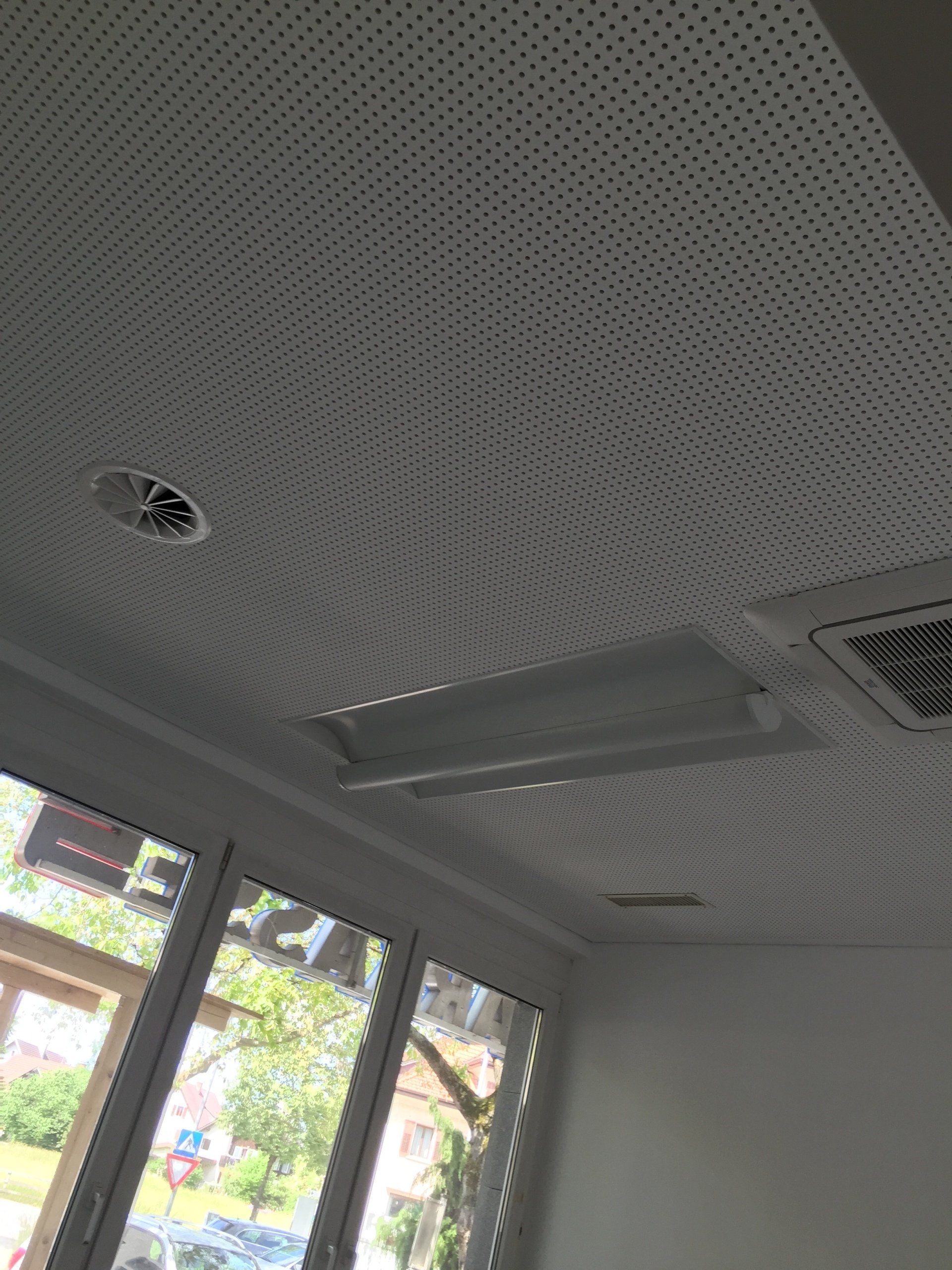 Decke mit Lüftung