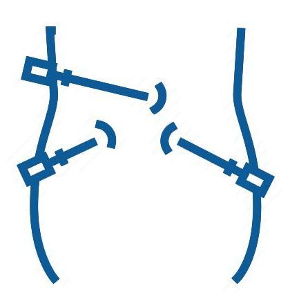 Schema in blu di un meccanismo a quattro barre con bracci pivotanti e connettori.