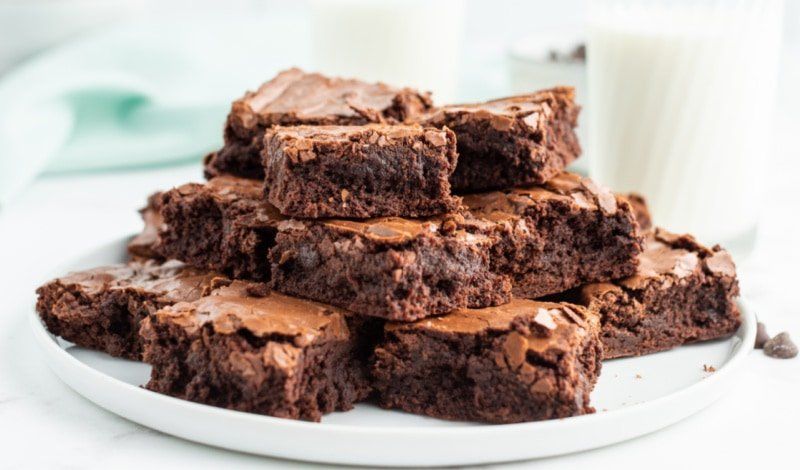 Kansas City wedding Caterer for BBQ and desserts 