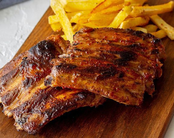 Hickory smoked ribs at Kansas City’s favorite BBQ spot Smokehouse bbq