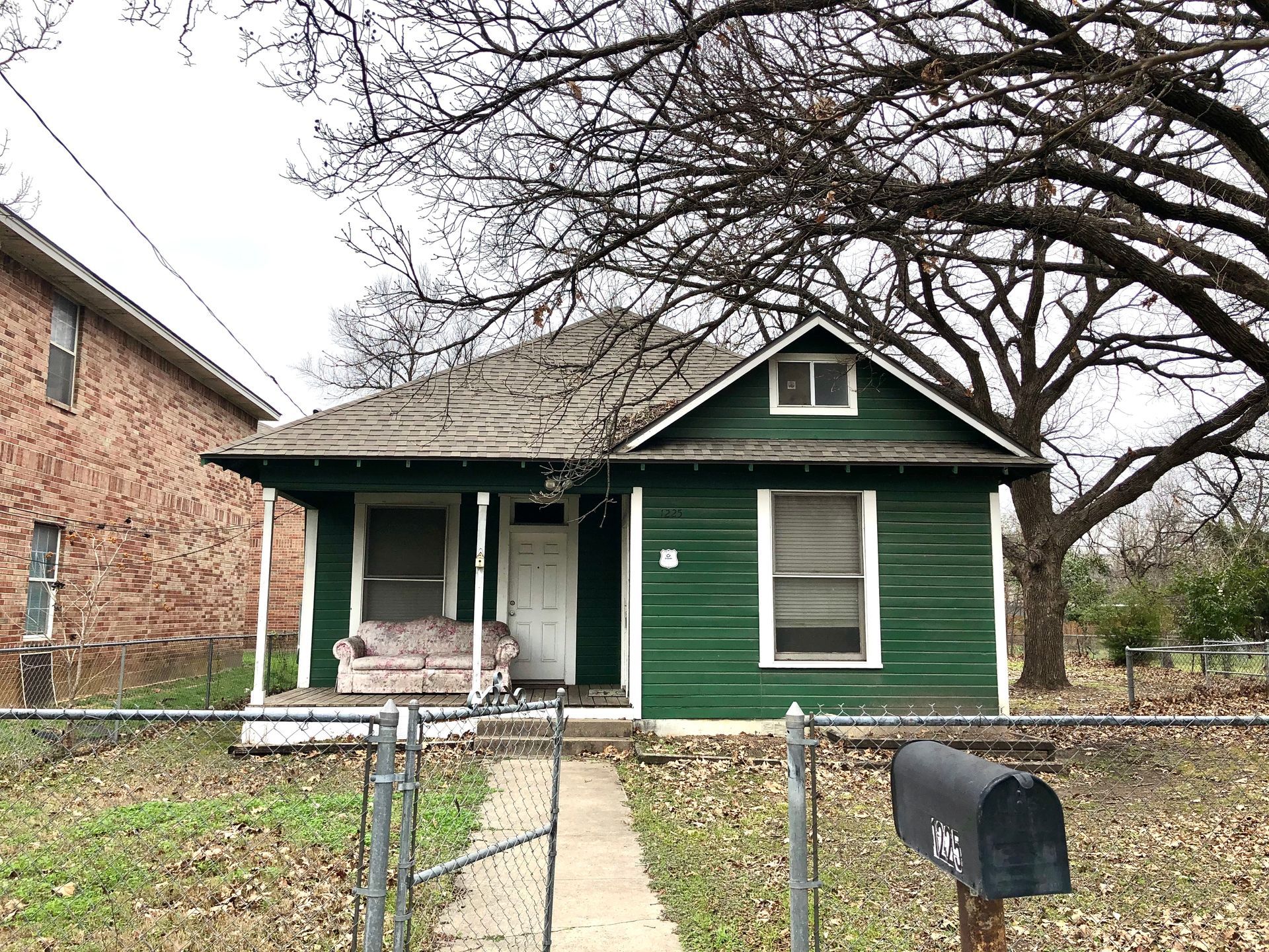 1225 Wood Ave