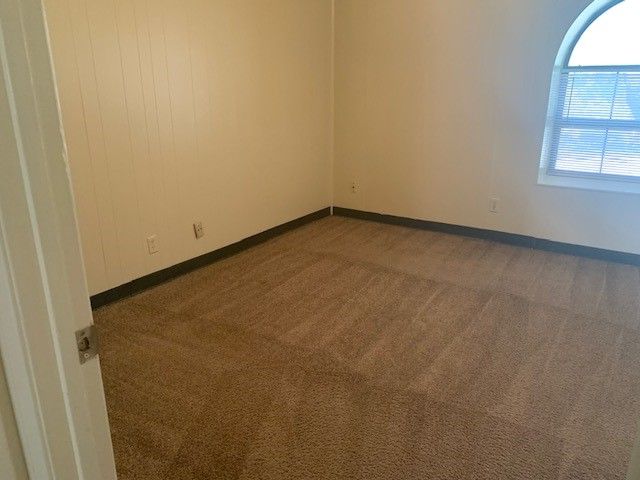 unfurnished bedroom