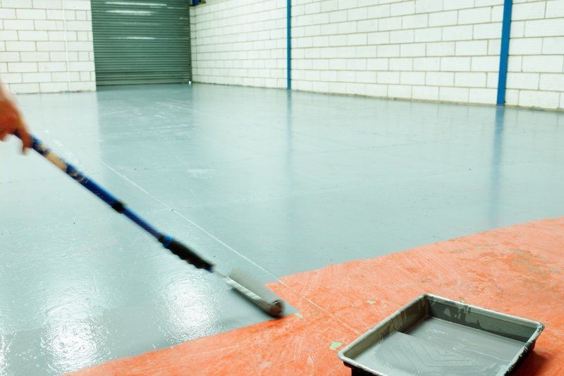 verniciatura del pavimento di una palestra