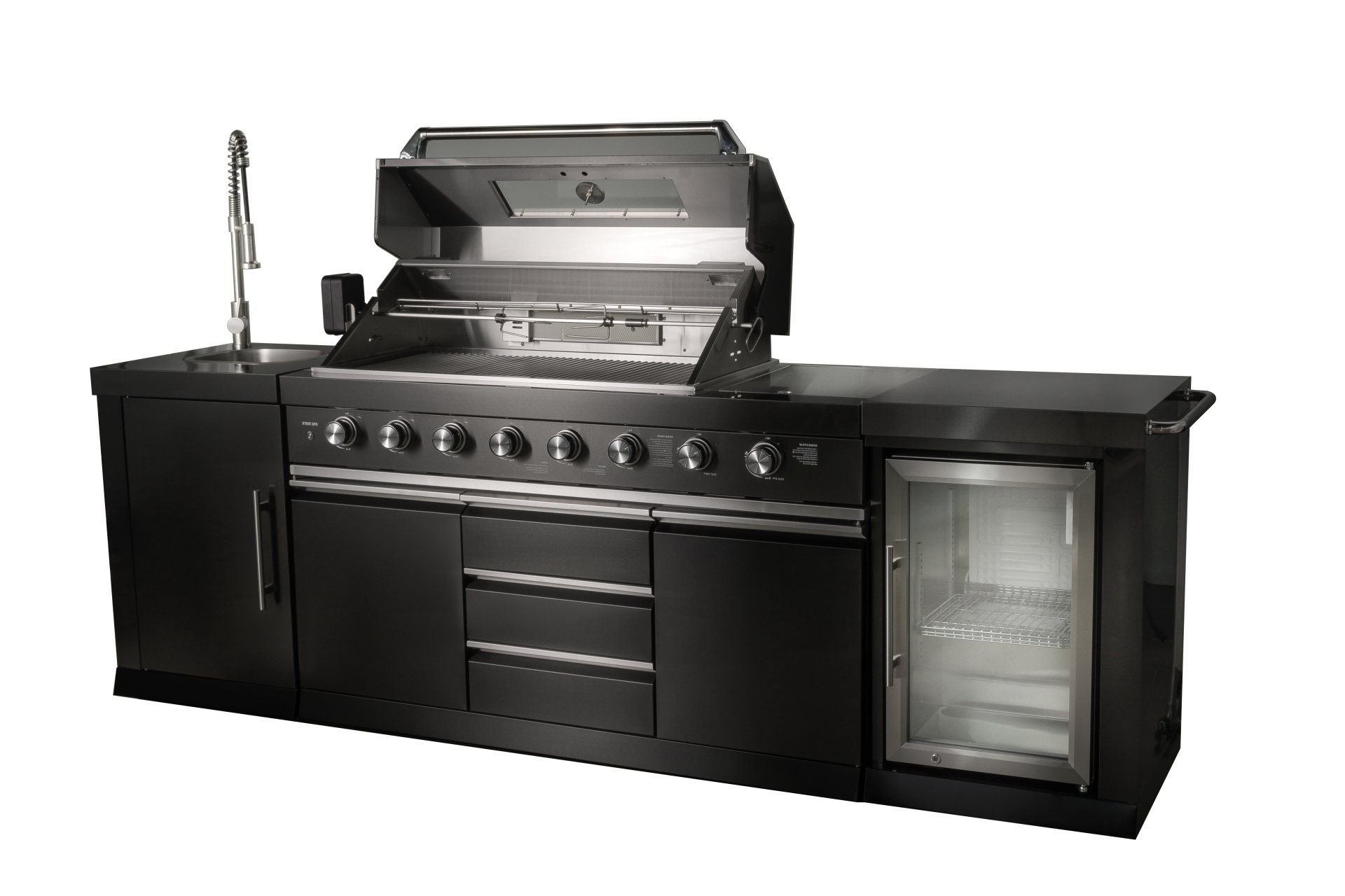 Une cuisine noire avec un grill et un évier